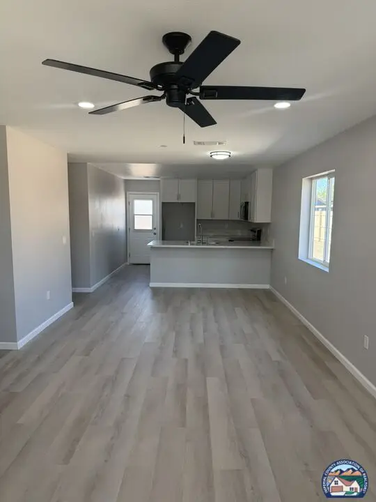517 W Holt Ave, El Centro, CA 92243 - #2