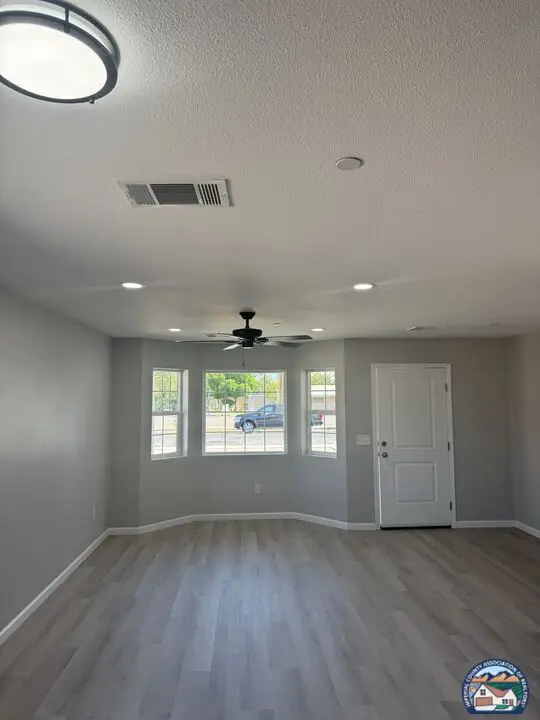 517 W Holt Ave, El Centro, CA 92243 - #3