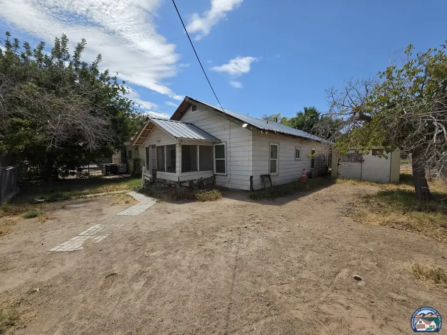 176  E 6th St, Westmorland, CA 92281 - #2