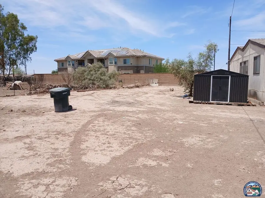 1778 Mcdonald Dr, El Centro, CA 92243 - #3