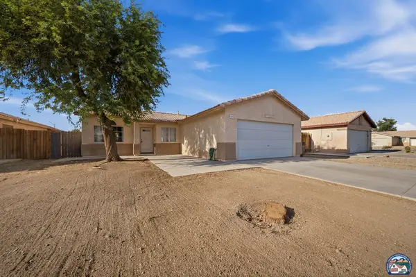655 Joshua Tree St, Imperial, CA 92251