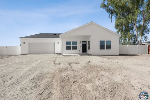 629  W Neckel Rd, Imperial, CA 92251