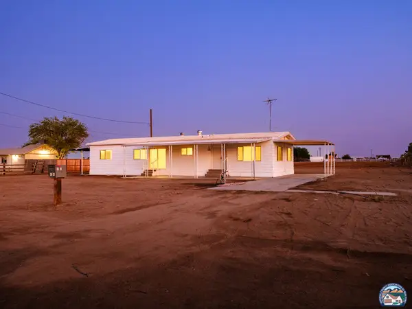 537  W Banta Rd, Imperial, CA 92251
