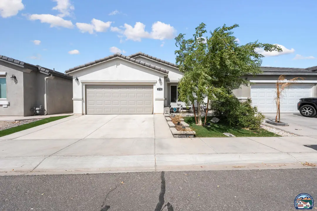 2729 Meadowbrook Dr, Imperial, CA 92251 - #1