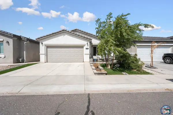 2729 Meadowbrook Dr, Imperial, CA 92251