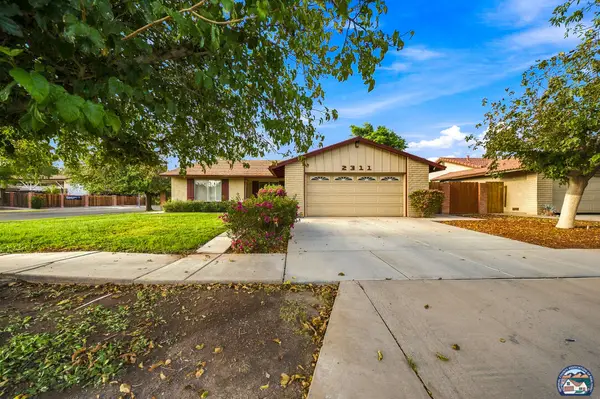 2311   Sandalwood Dr, El Centro, CA 92243