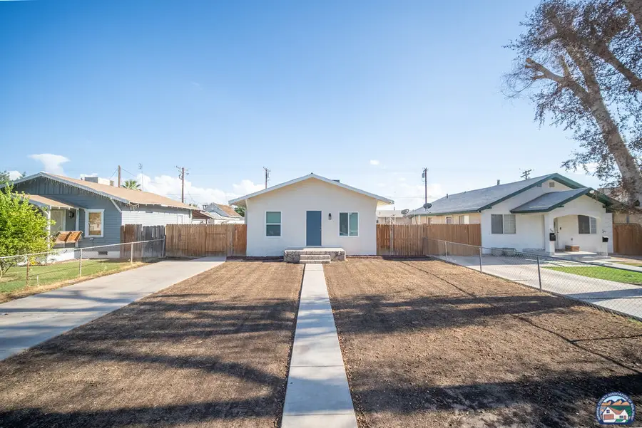 276 Ea H St, Brawley, CA 92227 - #2