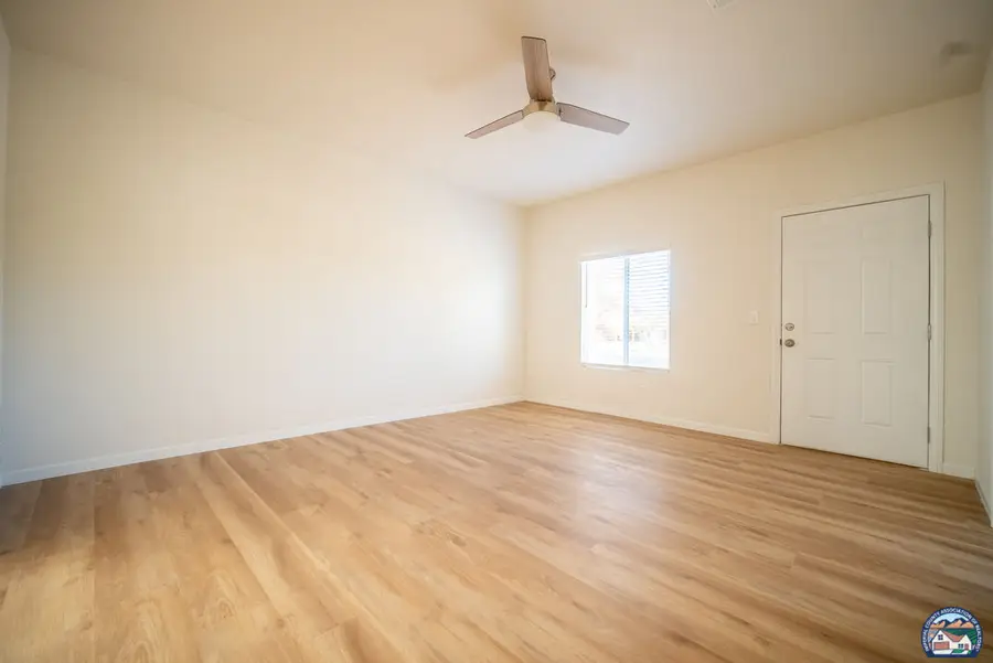 276 Ea H St, Brawley, CA 92227 - #3