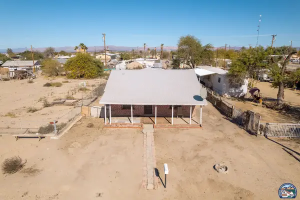 216 E 3rd St, Niland, CA 92257