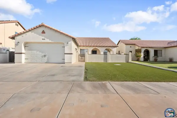 902   Danenberg Dr, El Centro, CA 92243
