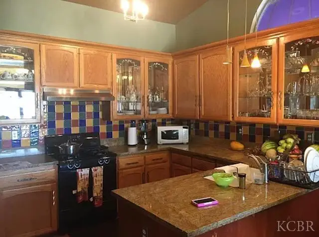 982 Cedarwood Street, Hanford, CA 93230 - #2