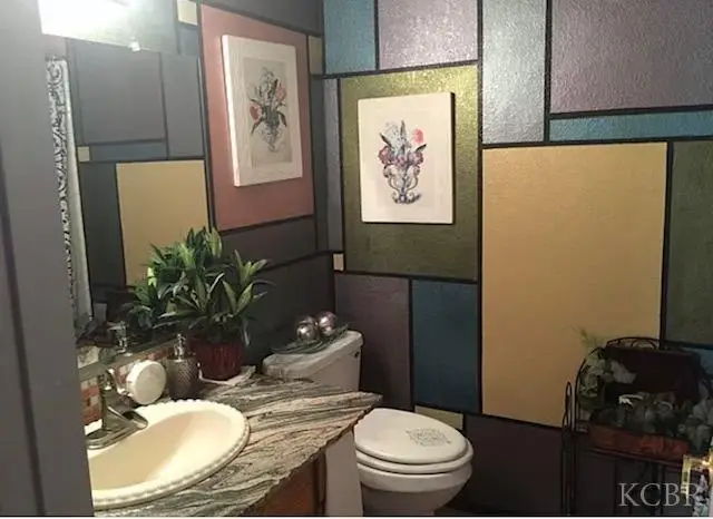 982 Cedarwood Street, Hanford, CA 93230 - #3