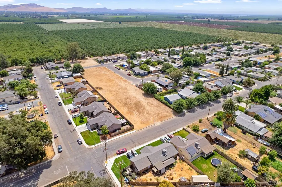 528 S Camelia Avenue, Farmersville, CA 93223 - Image #3