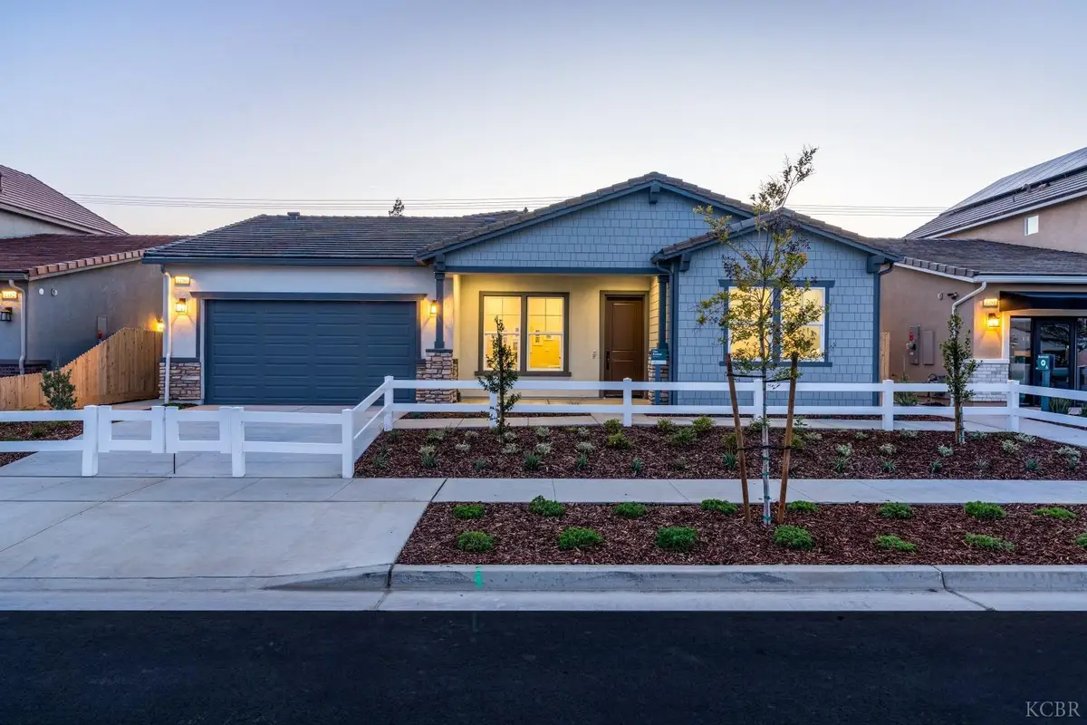 2190 NW Mitchell Street, Hanford, CA 93230 - Image #1