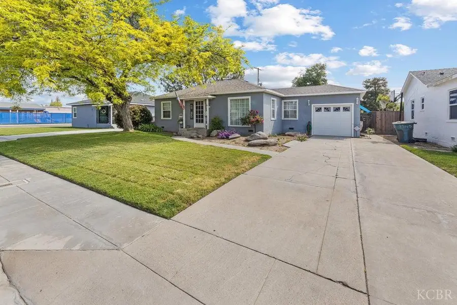 642 N Manor Street, Tulare, CA 93274 - Image #2