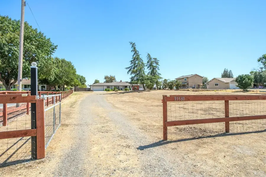 35580 John Albert Drive, Madera, CA 93636 - Image #2