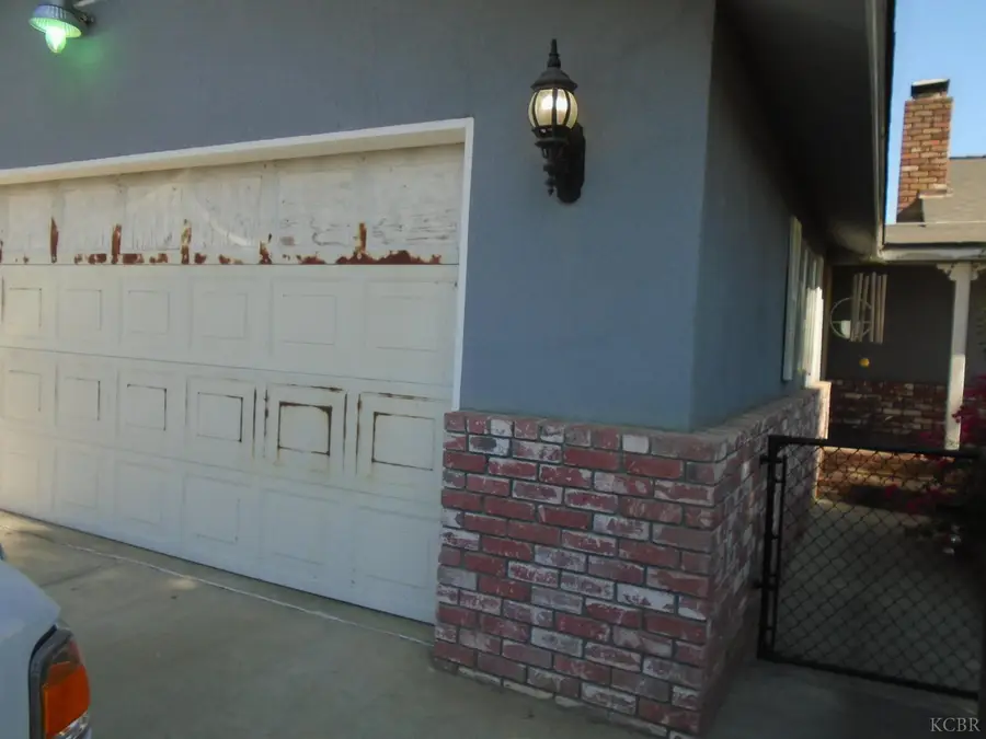 13630 Hood Avenue, Hanford, CA 93230 - #2