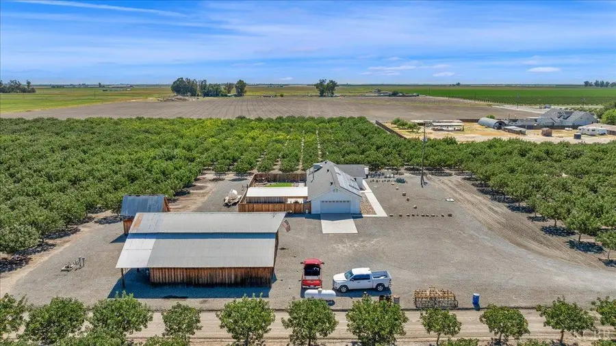 18356 Lansing Avenue, Stratford, CA 93266 - Image #2