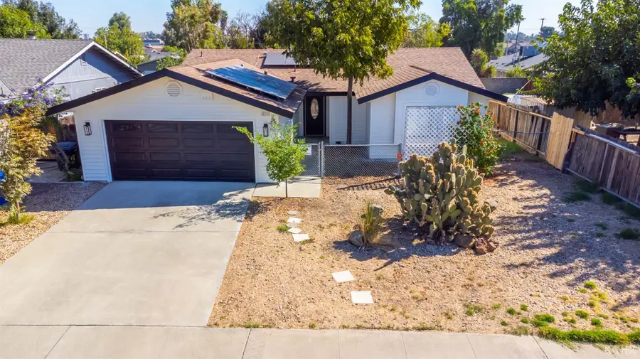 573 Manor Avenue, Hanford, CA 93230 - Image #2