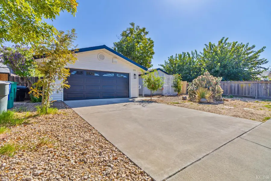 573 Manor Avenue, Hanford, CA 93230 - Image #3