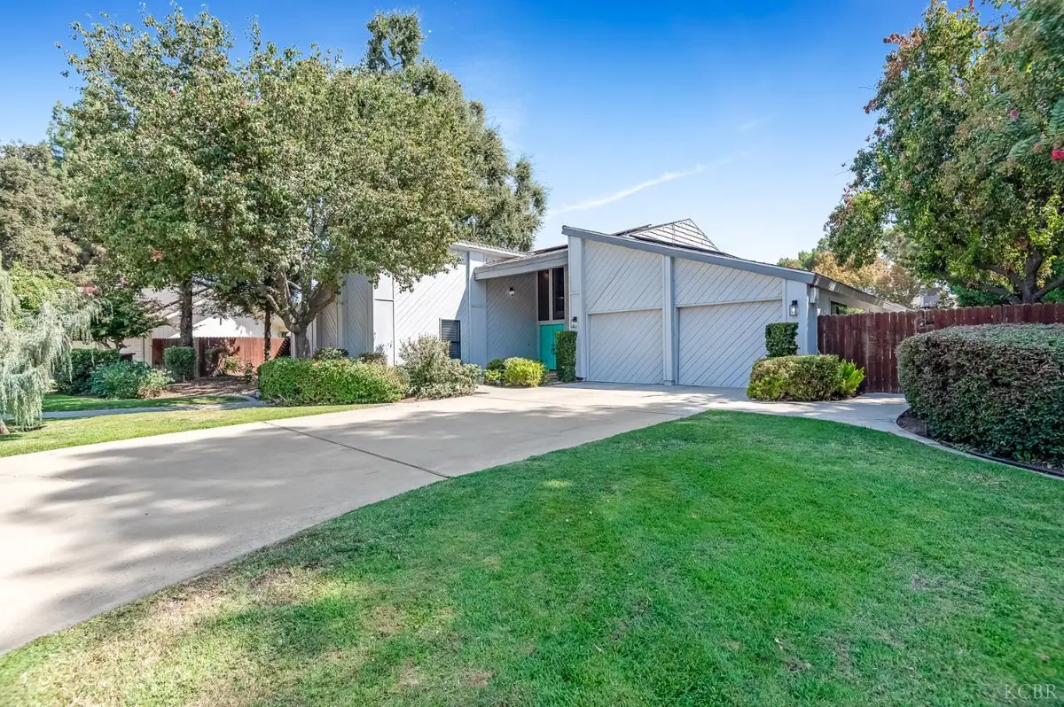 530 E Estate Drive, Tulare, CA 93274 - Image #1