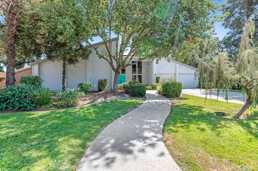 530 E Estate Drive, Tulare, CA 93274 - Image #2