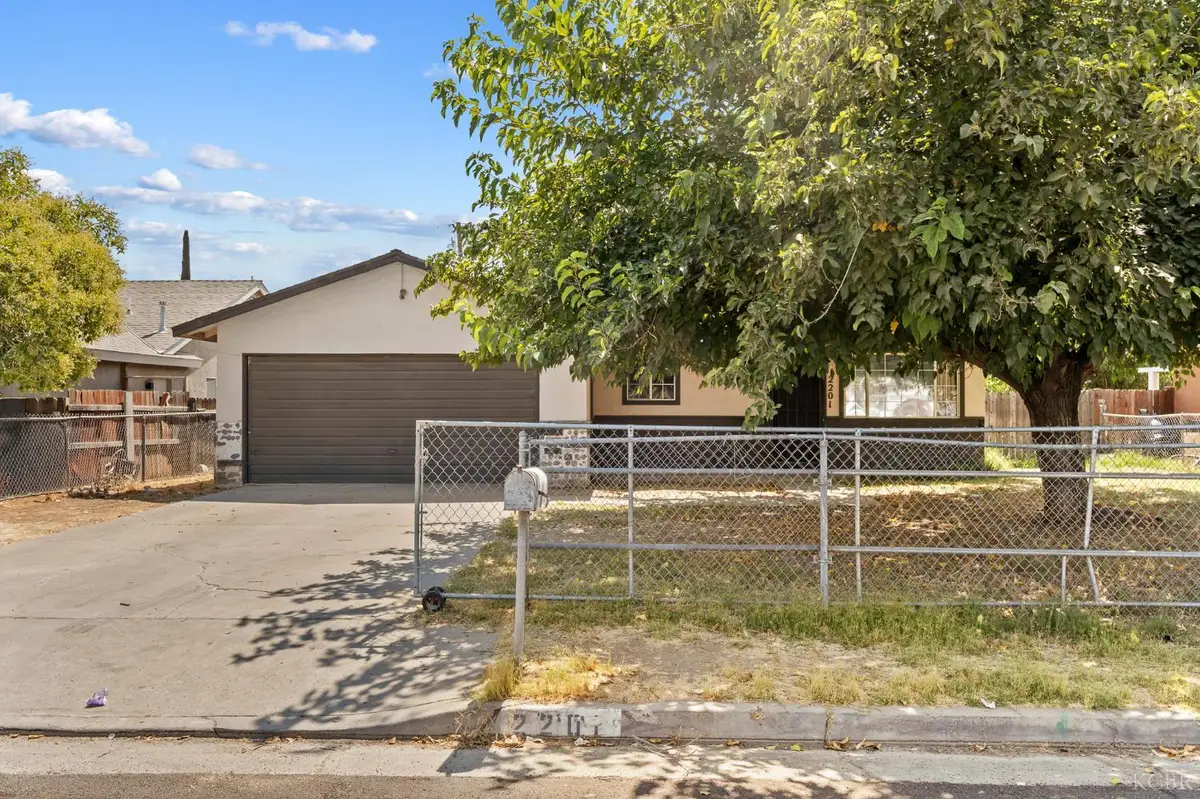 2201 Lorina Avenue, Corcoran, CA 93212 - Image #1