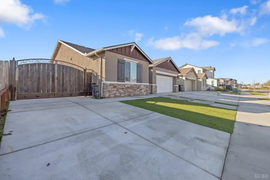 3541 E Laura Court, Visalia, CA 93292 - #3