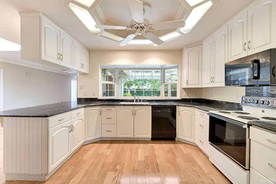 2020 Short Drive, Hanford, CA 93230 - Image #2