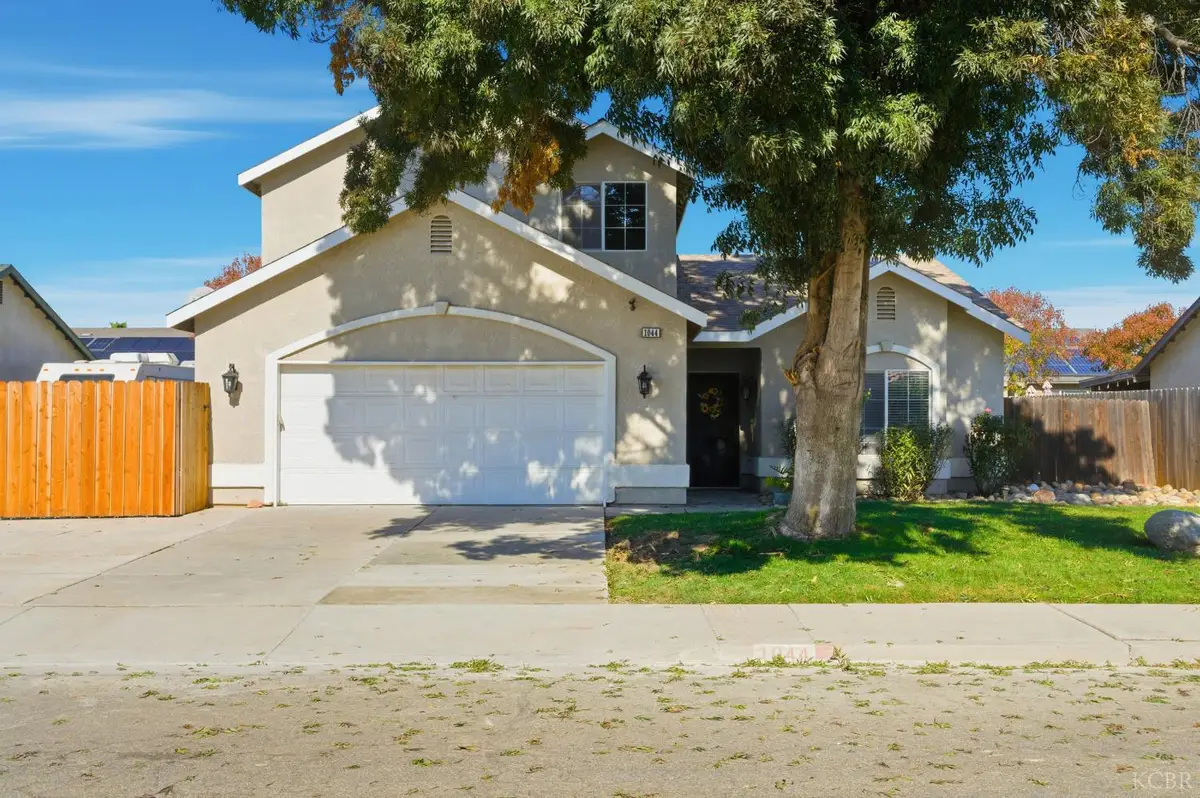 1044 Yosemite Drive, Hanford, CA 93230 - Image #1