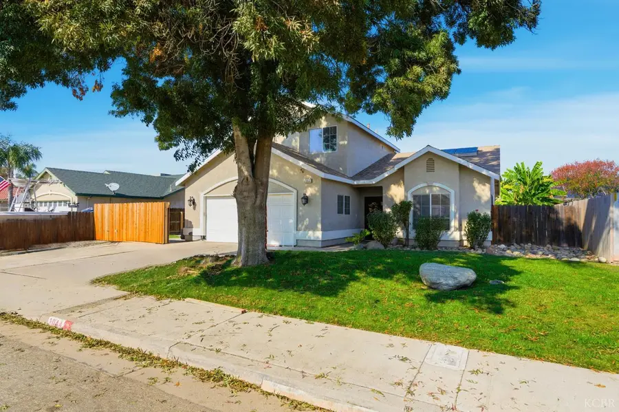 1044 Yosemite Drive, Hanford, CA 93230 - Image #2