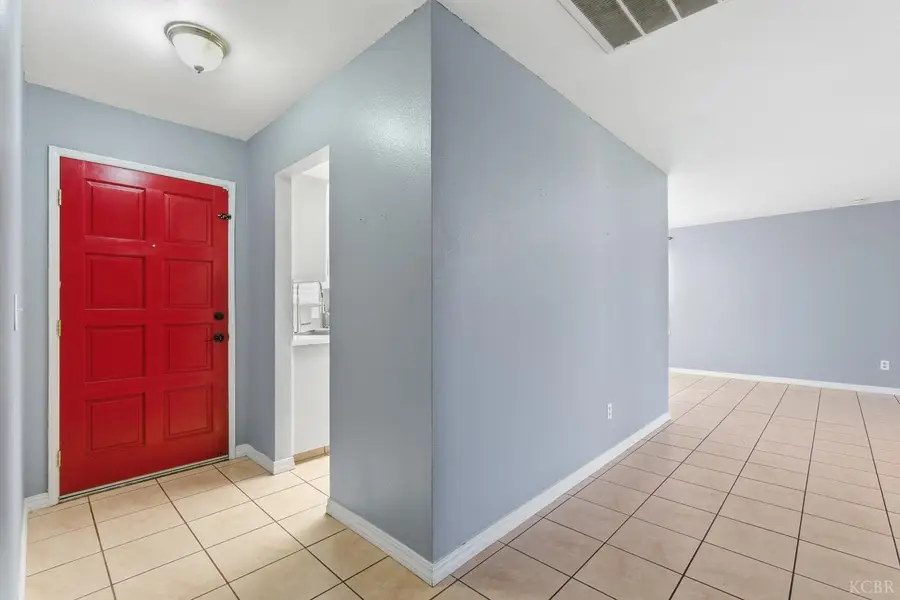 1028 Hayes Way, Hanford, CA 93230 - Image #2