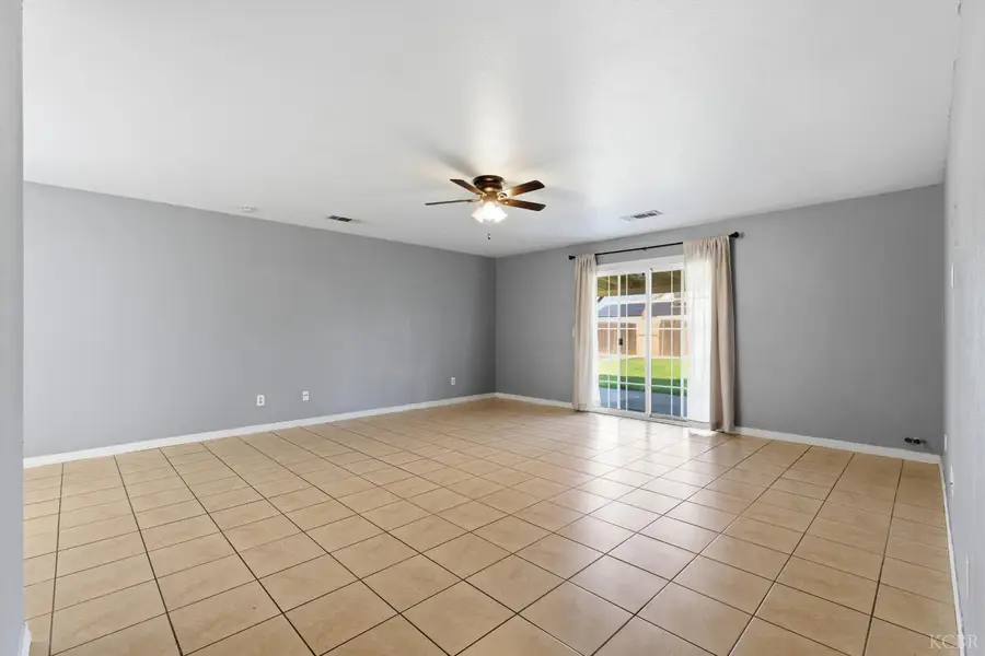 1028 Hayes Way, Hanford, CA 93230 - Image #3