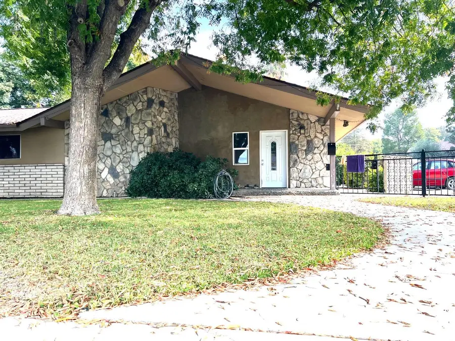 1021 Claire Avenue, Corcoran, CA 93212 - Image #2