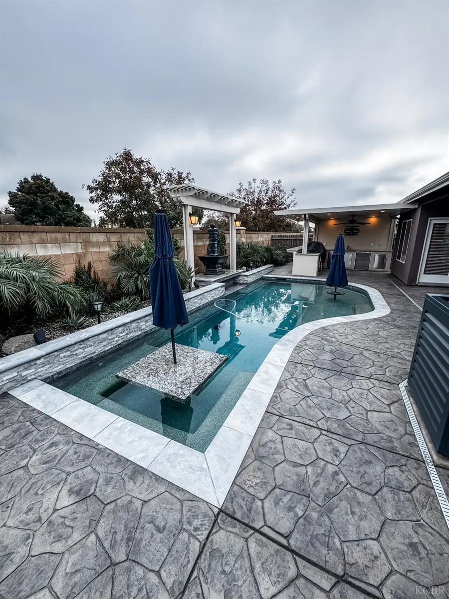 2025 Madeline Drive, Hanford, CA 93230 - Image #2