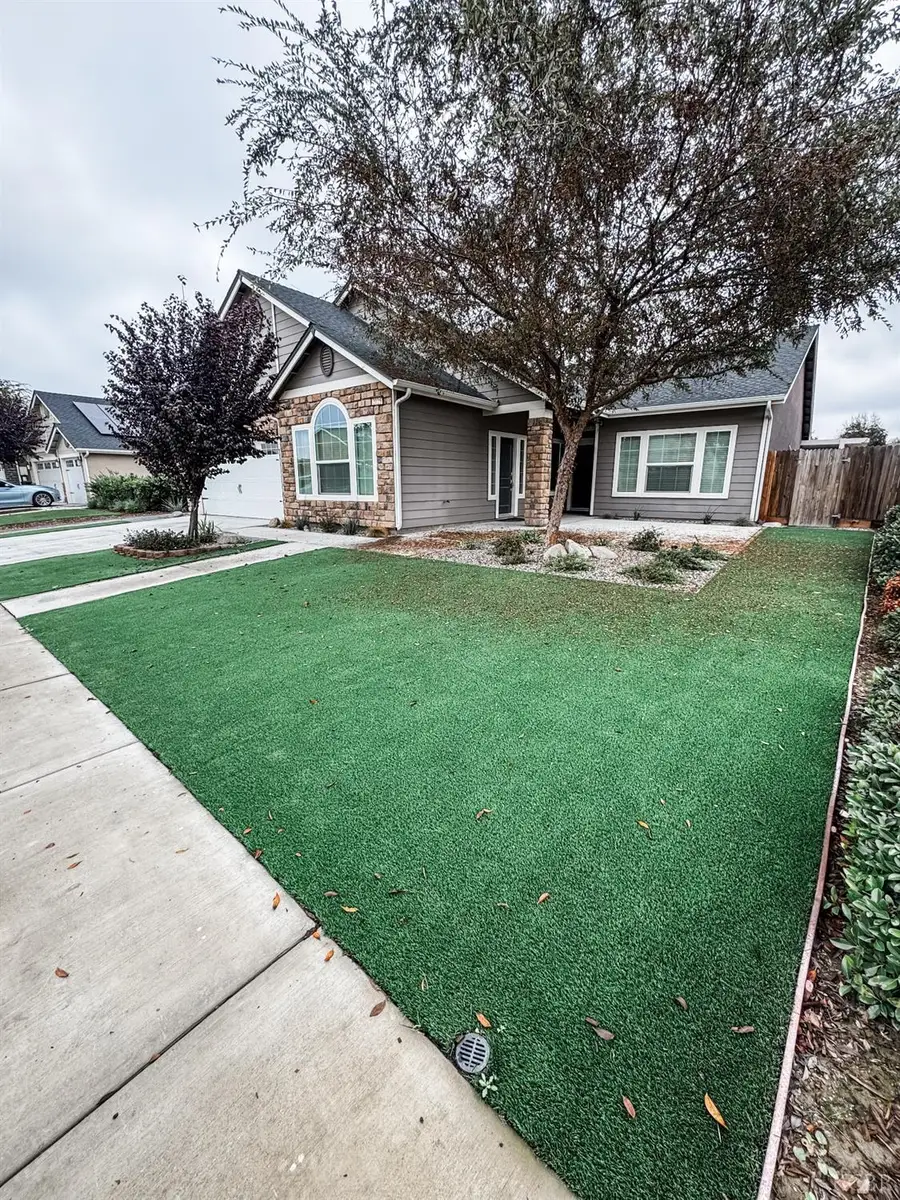 2025 Madeline Drive, Hanford, CA 93230 - Image #3