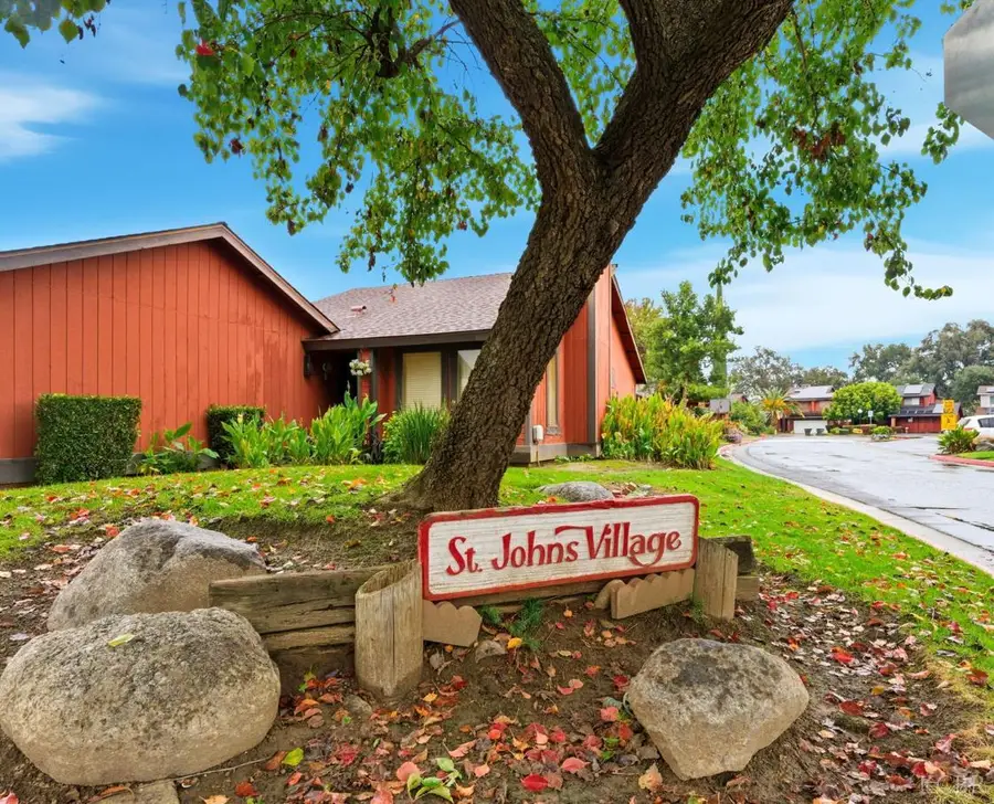 922 E Oakridge Avenue, Visalia, CA 93292 - Image #3