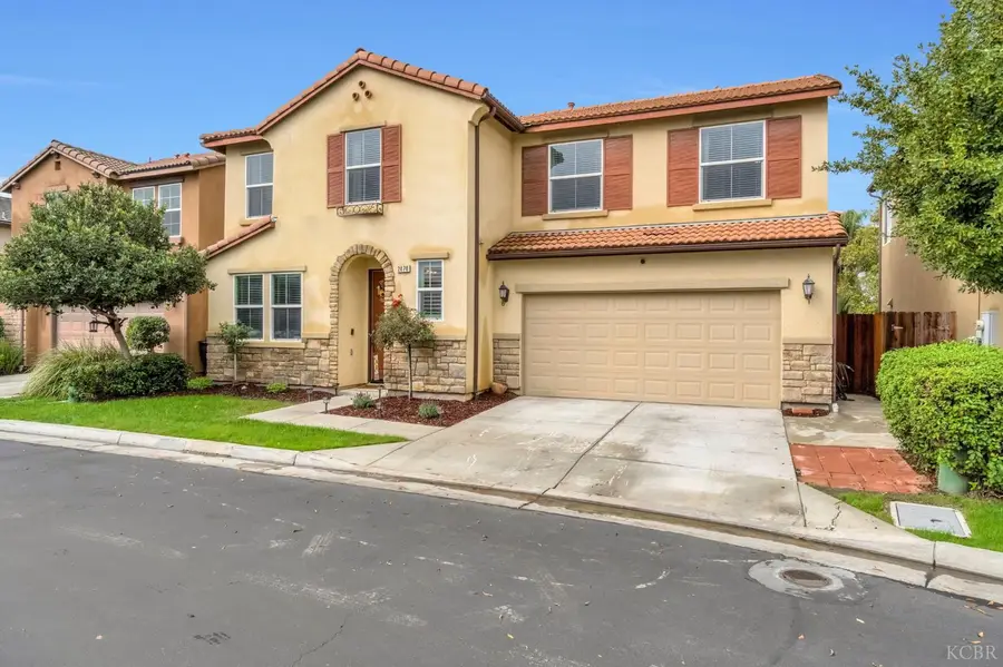 2470 Chardonnay Place, Hanford, CA 93230 - Image #2