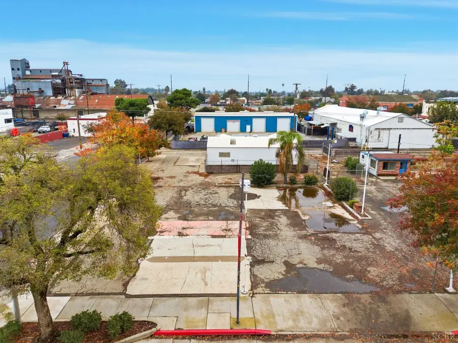 233 E 7th Street, Hanford, CA 93230 - Image #3