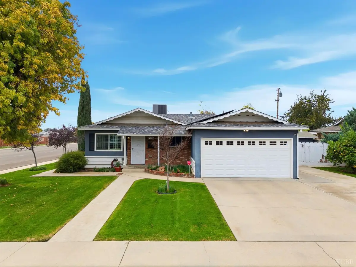 870 Cypress Court, Lemoore, CA 93245 - Image #1