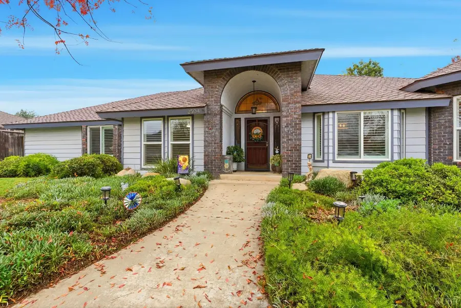 2504 N Kensington Way, Hanford, CA 93230 - Image #3