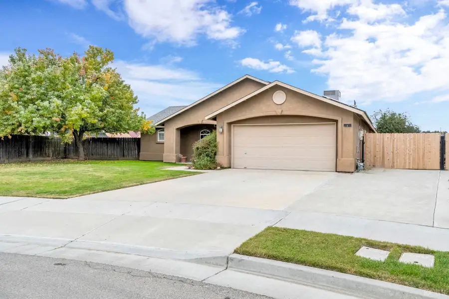 960 Geneva Drive, Lemoore, CA 93245 - Image #3