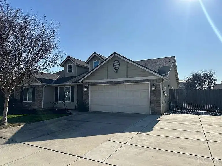 3107 W Oriole Avenue, Visalia, CA 93291 - #3