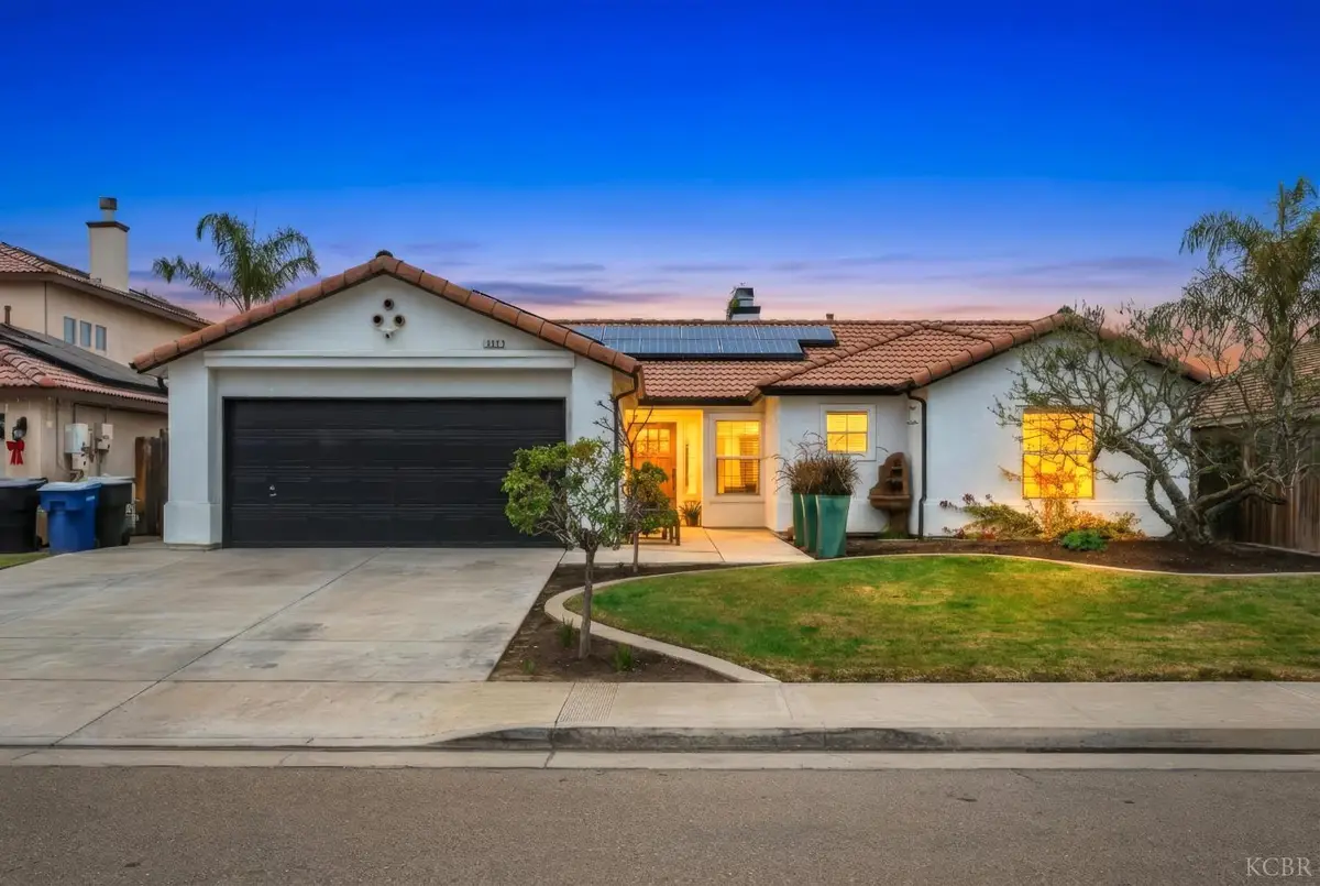 952 Meadow View Road, Hanford, CA 93230 - Image #1