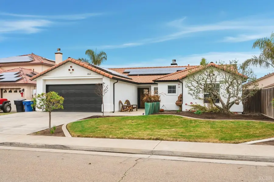 952 Meadow View Road, Hanford, CA 93230 - Image #2