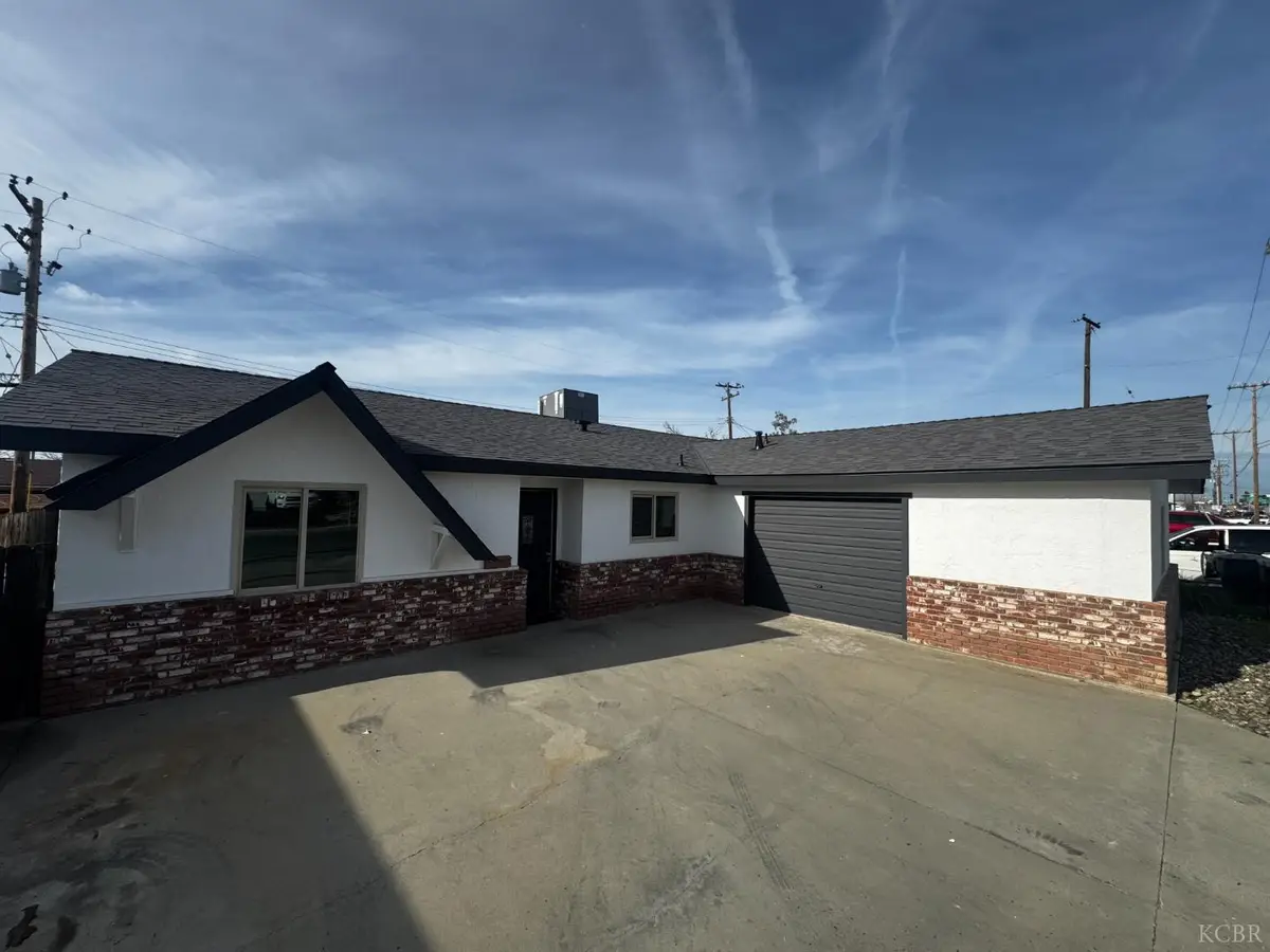 1146 S 12th Avenue S, Hanford, CA 93230 - Image #1