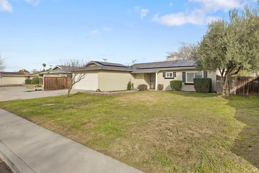 422 W Spring Lane, Lemoore, CA 93245 - #2