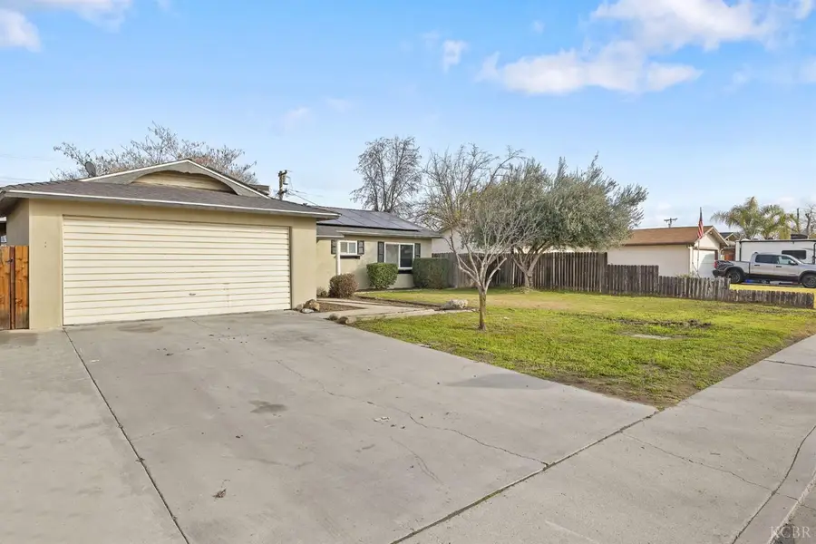 422 W Spring Lane, Lemoore, CA 93245 - #3