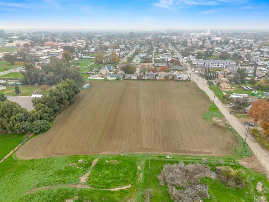 609 Oleander Avenue, Lemoore, CA 93245 - #2