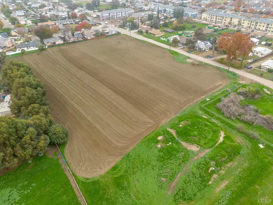 609 Oleander Avenue, Lemoore, CA 93245 - #3